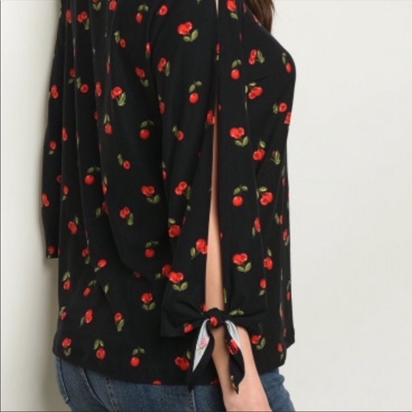 NWT Cherry Top With Split Sleeve Detail - Picture 4 of 5